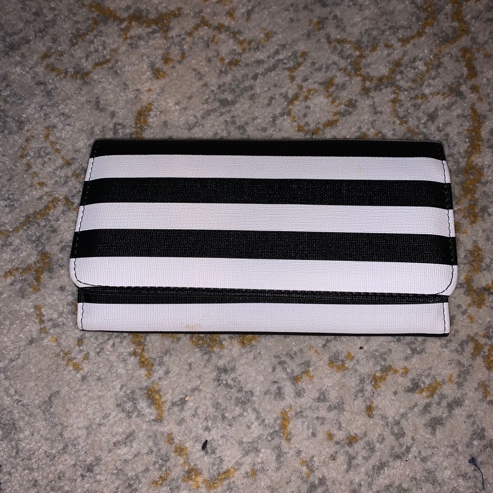 Kut From The Kloth Wallet